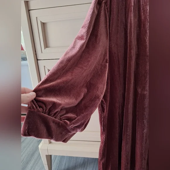 BloomChic Rich Plum V-Neck Blouse Size 2X-3X - Picture 7 of 8